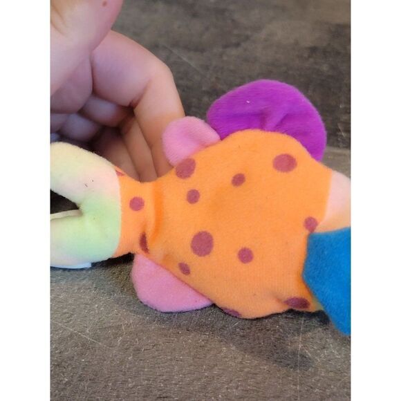 Beanie Baby 1999 rainbow multicolored fish plush toy figure - Picture 3 of 5